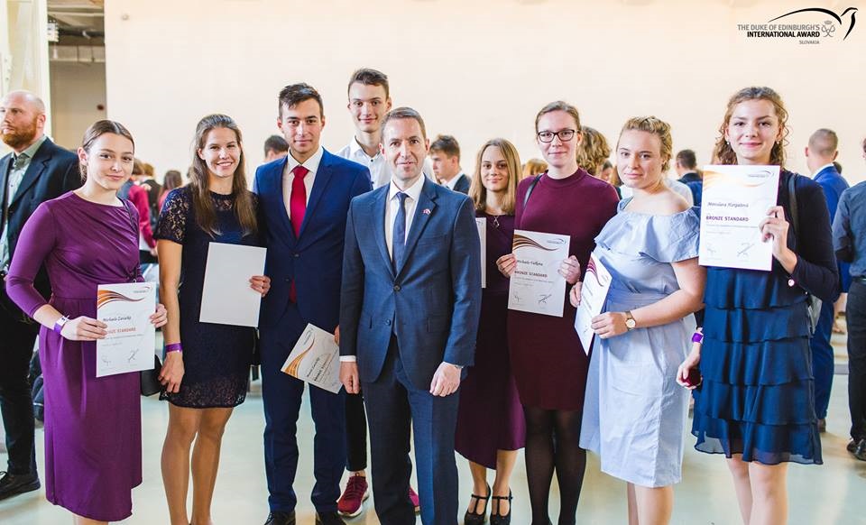 Študenti Gymnázia Česká počas programu DofE